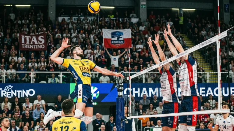 Volleyball Champions League Spiel zwischen europäischen Top-Clubs am Netz